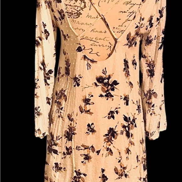 Long Sleeved, lined, open back beautiful floral dress by Dainty Hooligan sz S - Picture 2 of 9